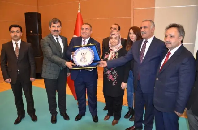 Muş'ta 'Ak Parti Danışma Meclisi' Toplantısı Muş'ta 'Ak Parti Danışma Meclisi' Toplantısı