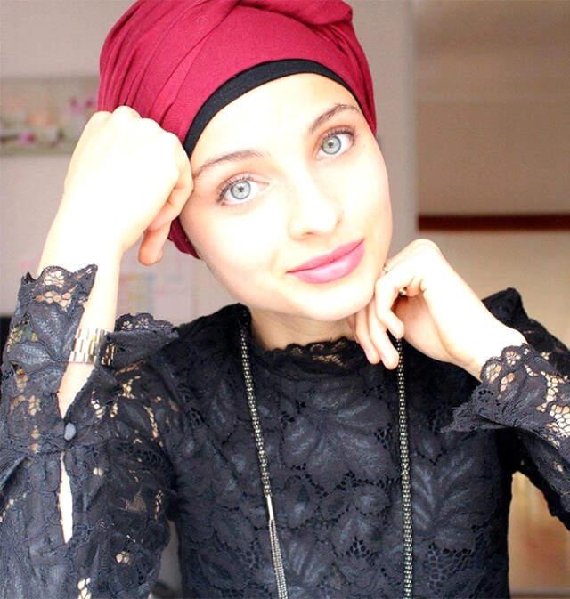 Başörtülü Yarışmacı, İslamofobik Saldırılar Nedeniyle Yarışmadan Çekildi