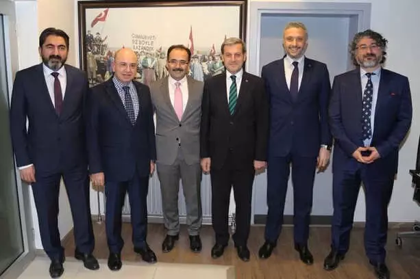 Gediz ve Simav Belediye Başkanlarından Uşak Belediye Başkanı Cahan'a Ziyaret Gediz ve Simav Belediye Başkanlarından Uşak Belediye Başkanı Cahan'a Ziyaret