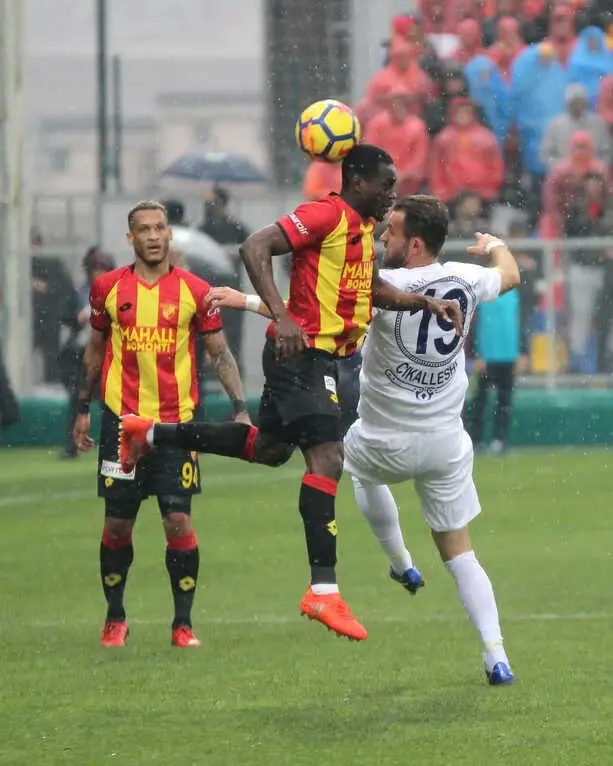 Spor Toto Süper Lig: Göztepe: 3 - Osmanlıspor: 3 (Maç Sonucu)