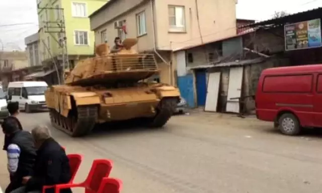 Afrin Sınırına Askeri Sevkiyat Sürüyor