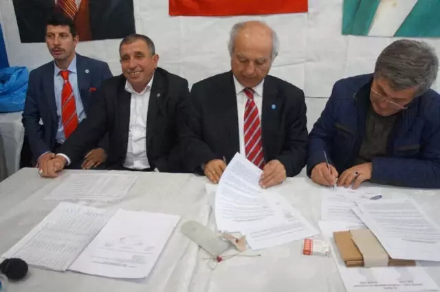 Lapseki İyi Parti Olağan Genel Kurulu Yapıldı Lapseki İyi Parti Olağan Genel Kurulu Yapıldı