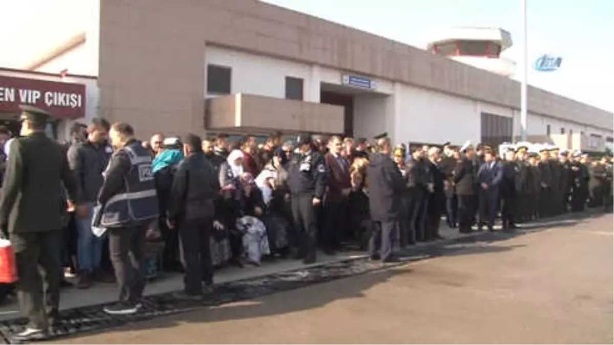 Samsun Şehitlerini Gözyaşlarıyla Karşıladı