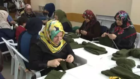 Vanlı Kadınlar Mehmetçik İçin Kolları Sıvadı Vanlı Kadınlar Mehmetçik İçin Kolları Sıvadı