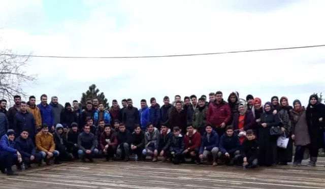 AK Parti Gençlik Kolları, Gediz Muratdağı Termal Kayak Merkezi'nde AK Parti Gençlik Kolları, Gediz Muratdağı Termal Kayak Merkezi'nde