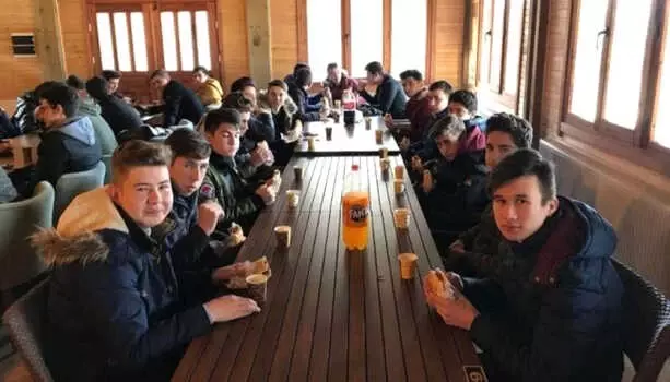 AK Parti Gençlik Kolları, Gediz Muratdağı Termal Kayak Merkezi'nde AK Parti Gençlik Kolları, Gediz Muratdağı Termal Kayak Merkezi'nde
