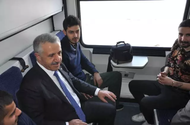 Bakan Ahmet Arslan, Doğu Ekspresiyle Yolculuk Yaptı