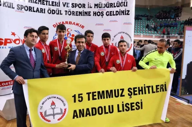 Diyarbakır'da Dereceye Giren Bin 172 Sporcuya Ödülleri Verildi