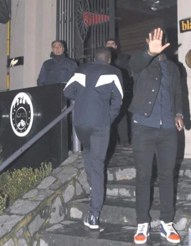 Fenerbahçe'nin Yıldızı Nabil Dirar, Üç Güzelle Yakalandı