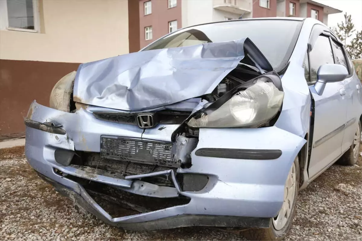 Güncelleme - Bayburt'ta Okul Servisi ile Otomobil Çarpıştı: 17 Yaralı