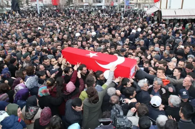 Kazada Şehit Olan Konyalı Polis Son Yolculuğuna Uğurlandı