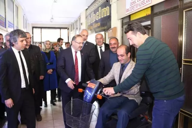 Milletvekili Deligöz Oltu Sosyal Hizmetler Müdürlüğü'nü Ziyaret Etti