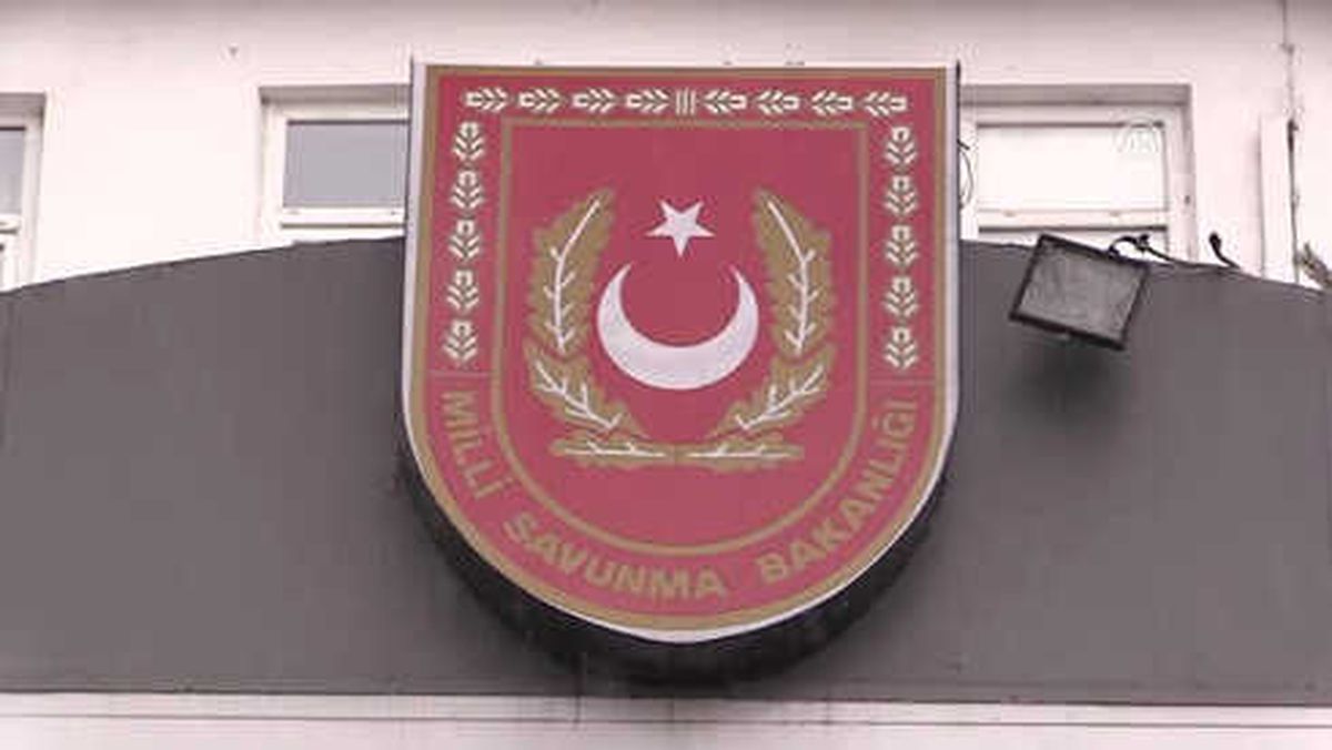 Sendikacılardan Gönüllü Askerlik Başvurusu