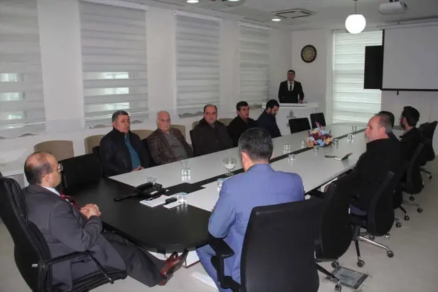 Vali Ustaoğlu, Osb'de Arsa Tahsis Edilen Firma Yetkilileriyle Buluştu