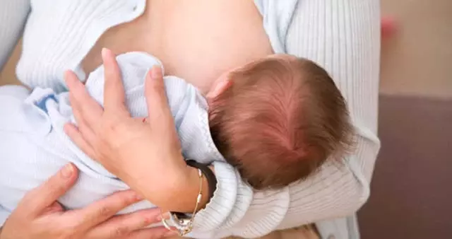 ABD'li Kadın Dünyanın Emzirebilen İlk Transeksüeli Oldu
