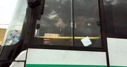 Adana'da Kucağında Çocuğu, Elinde Telefon Olan Şoföre 216 TL Ceza