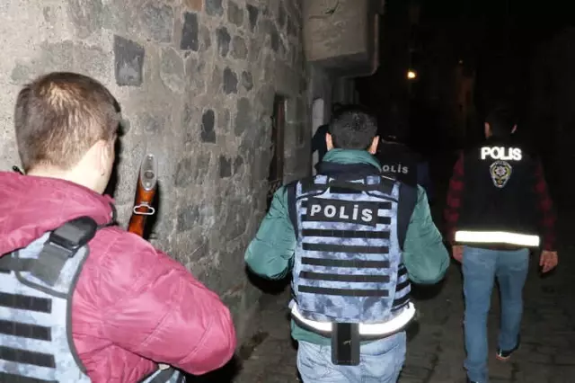 Diyarbakır'da 3 Bin Polisle '15 Şubat' Alarmı: 77 Gözaltı