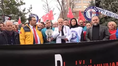 Eskişehir Ttb'ye Tepki Gösteren Sağlıkçılar Kan Bağışında Bulundu
