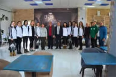 Kaymakam Can'dan, Çiçeklidedespor Voleybol Takımına Kahvaltı
