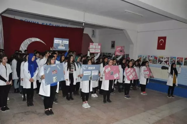 Öğrencilerden Mehmetçik'e Destek