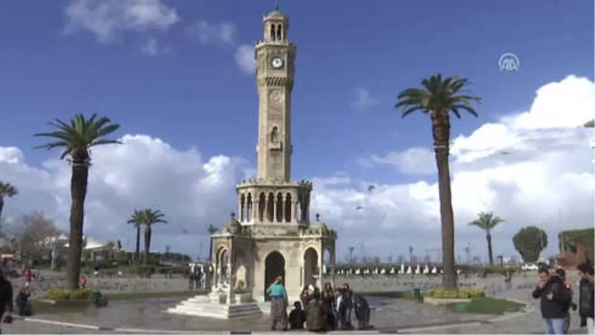 Sevgililer Günü'nde Pankartlı Evlenme Teklifi