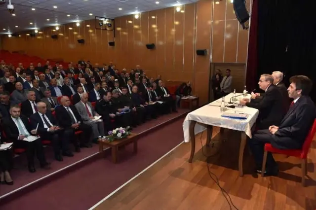 Vali Su, Erdemli'de Muhtarlarla Bir Araya Geldi