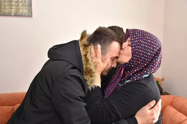 Afrin Gazisi, Şehit Komutanı Ömer Bilal Akpınar'ın Kabrini Ziyaret Etti