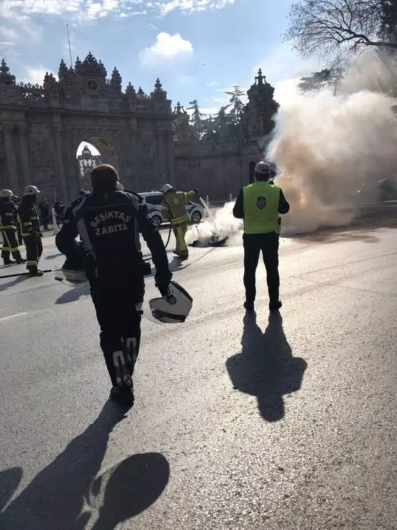 Beşiktaş'ta Kaza Yapan Motosiklet Alev Alev Yandı Beşiktaş'ta Kaza Yapan Motosiklet Alev Alev Yandı