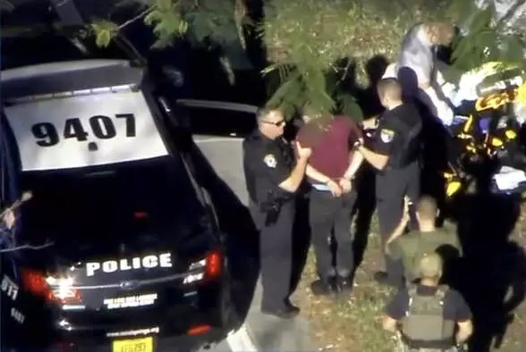Florida'da Bir Lisede Silahlı Saldırı: Ölenler Var, Zanlı Gözaltına Alındı
