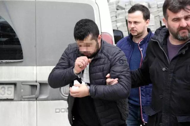 Gözaltındaki Arkadaşına 'Döner Ekmek Arası' Uyuşturucu Hap