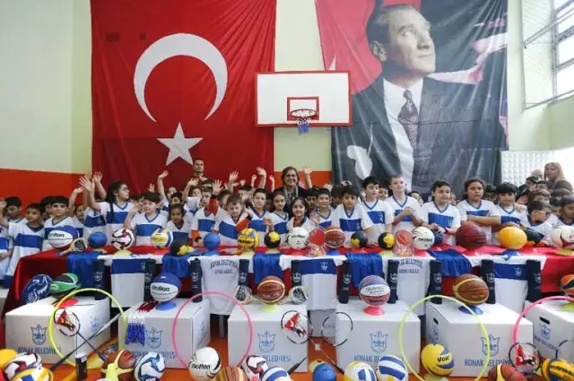 Konak'ta Paylaştıkça Büyüyen Sevgi
