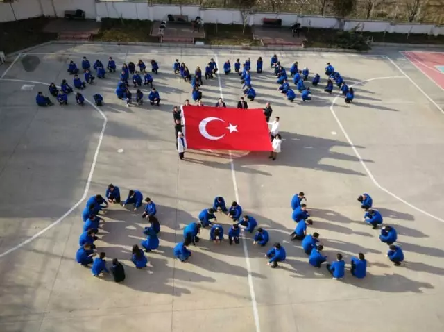 Öğrencilerden 'Zeytin Dalı Herakatı' Mesaj