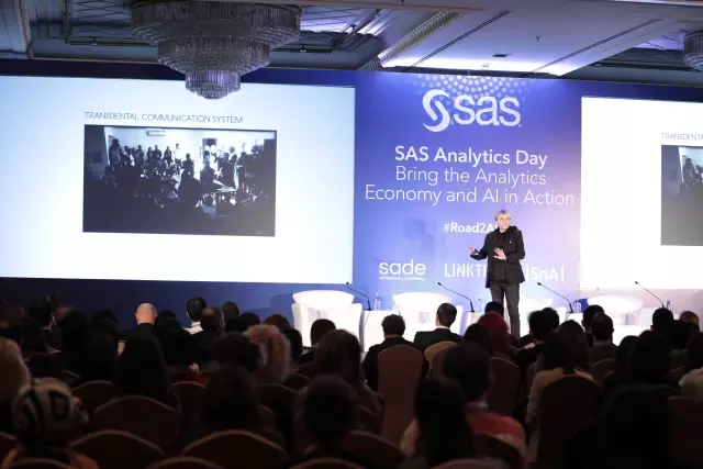 SAS, Dünyanın İlk Cyborg Sanatçısını Analytics Day'de Ağırladı