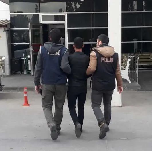 Sosyal Medyadan Terör Propagandasına 5 Gözaltı