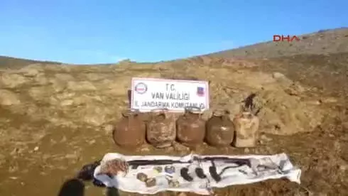 Van'da, PKK'ya Ait Silah, Mühimmat ve Patlayıcı Ele Geçirildi
