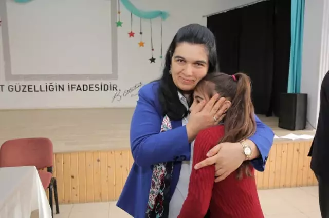 Bayan Yavuz, Öğrencileri Sevindirdi Bayan Yavuz, Öğrencileri Sevindirdi