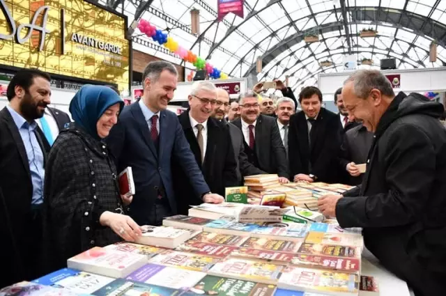 İnegöl'de Kitap Şöleni Başladı İnegöl'de Kitap Şöleni Başladı