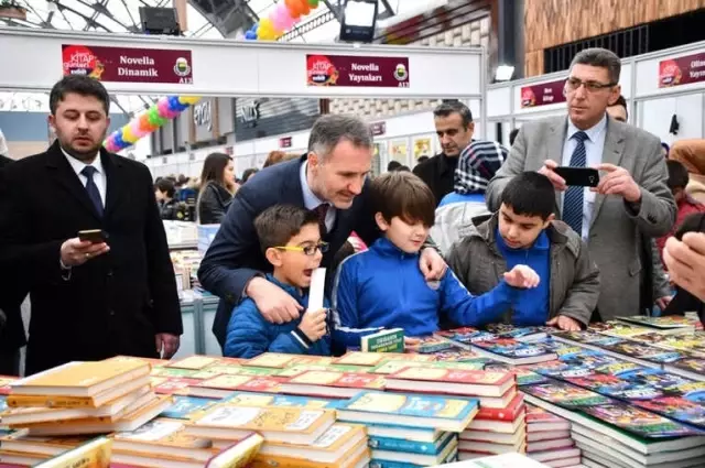 İnegöl'de Kitap Şöleni Başladı İnegöl'de Kitap Şöleni Başladı
