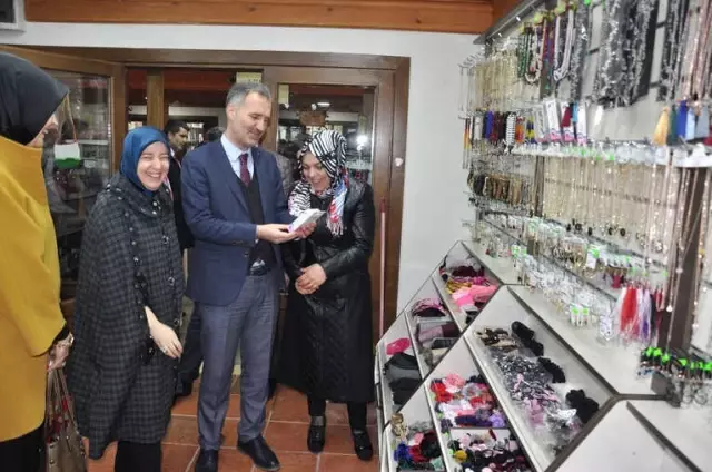 Kadın Esnaflardan 'Bereketli Cuma İndirim Günleri' Kadın Esnaflardan 'Bereketli Cuma İndirim Günleri'