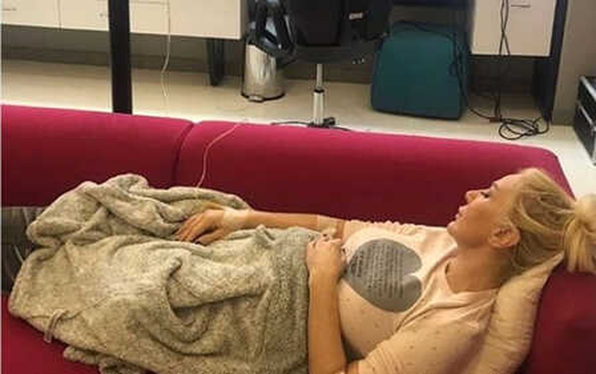 Kuliste Fenalaşan Seda Sayan'a Serum Takıldı