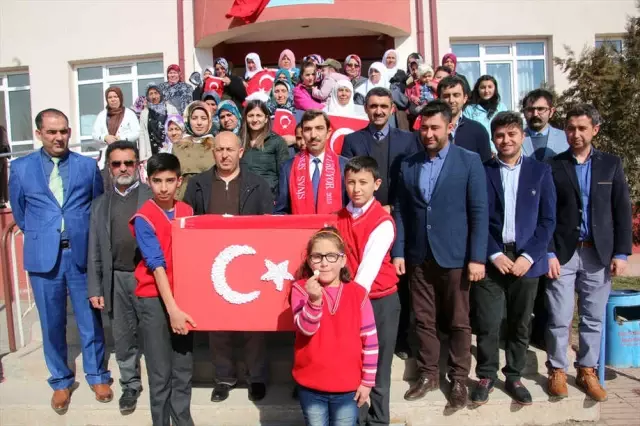 Öğrencilerden Zeytin Dalı Harekatı'na Destek Öğrencilerden Zeytin Dalı Harekatı'na Destek