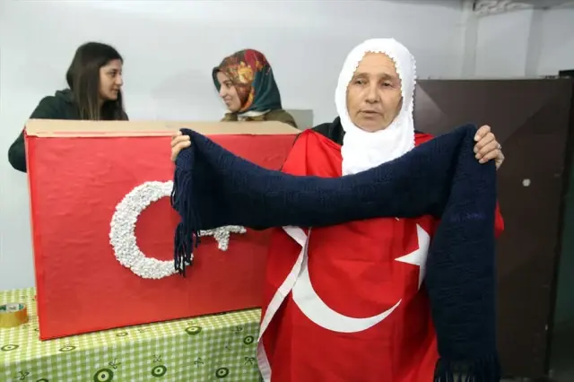 Öğrencilerden Zeytin Dalı Harekatı'na Destek Öğrencilerden Zeytin Dalı Harekatı'na Destek