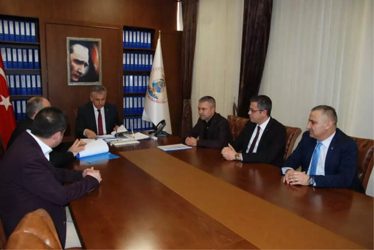 Silifke'de 'Meslek Liseleri Okuyor' Kitap Okuma Yarışması Düzenlenecek