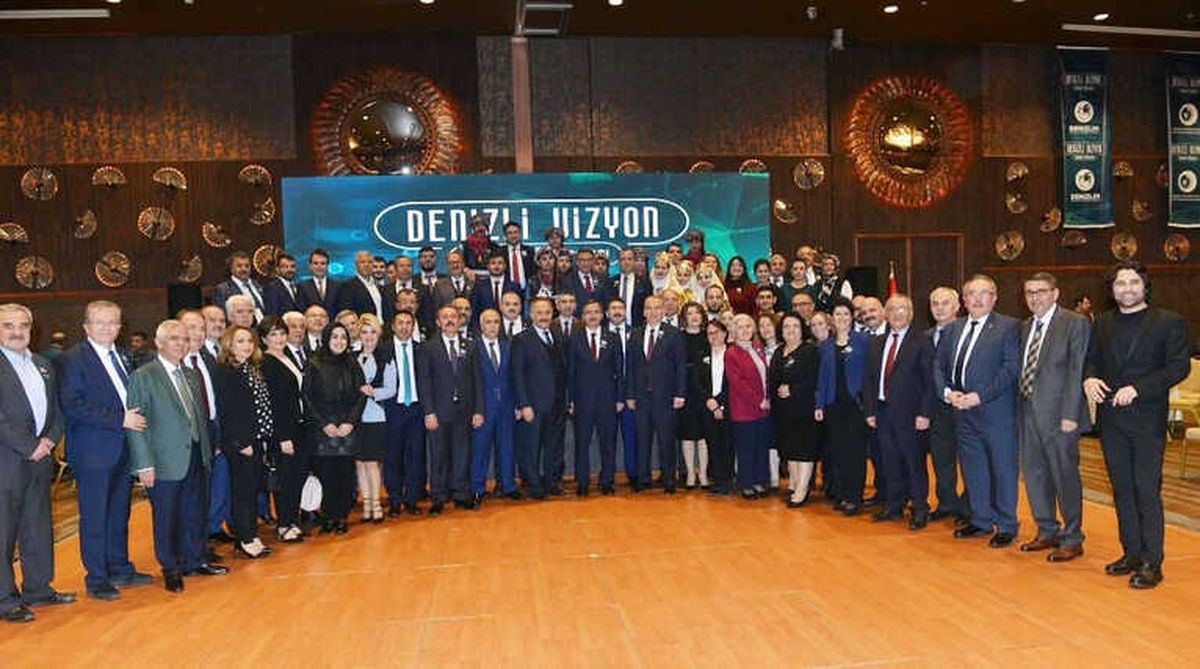 Bakan Zeybekci'den Denizli'ye Otoyol Müjdesi