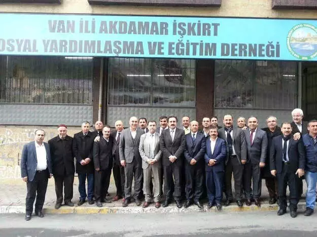 Başkan Hakan'dan İstanbul'a Çıkarma Başkan Hakan'dan İstanbul'a Çıkarma