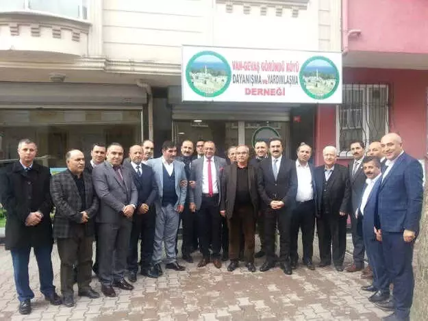 Başkan Hakan'dan İstanbul'a Çıkarma Başkan Hakan'dan İstanbul'a Çıkarma