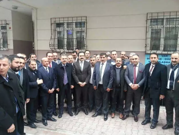 Başkan Hakan'dan İstanbul'a Çıkarma Başkan Hakan'dan İstanbul'a Çıkarma
