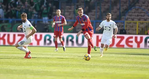 Akhisarspor Deplasmanda Karabükspor'u 3-0 Mağlup Etti