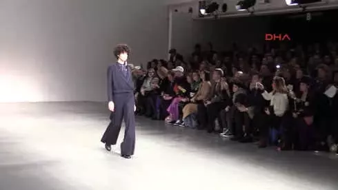 Londra Moda Haftası'na Bora Aksu Damgası Londra Moda Haftası'na Bora Aksu Damgası