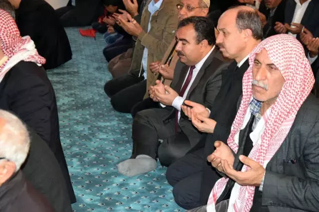 Viranşehir'de Bombalı Araçla Yapılan Saldırıda Şehit Edilen 2 Kişi Anıldı Viranşehir'de Bombalı Araçla Yapılan Saldırıda Şehit Edilen 2 Kişi Anıldı